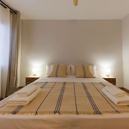 Bravissimo Figuerola, Spacious 3-Bedroom Apartment ジローナ エクステリア 写真