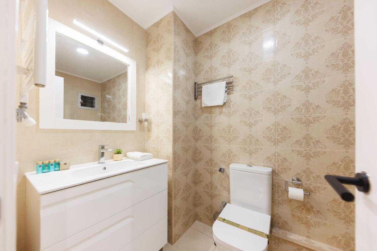 Bravissimo Figuerola, Spacious 3-Bedroom Apartment ジローナ エクステリア 写真