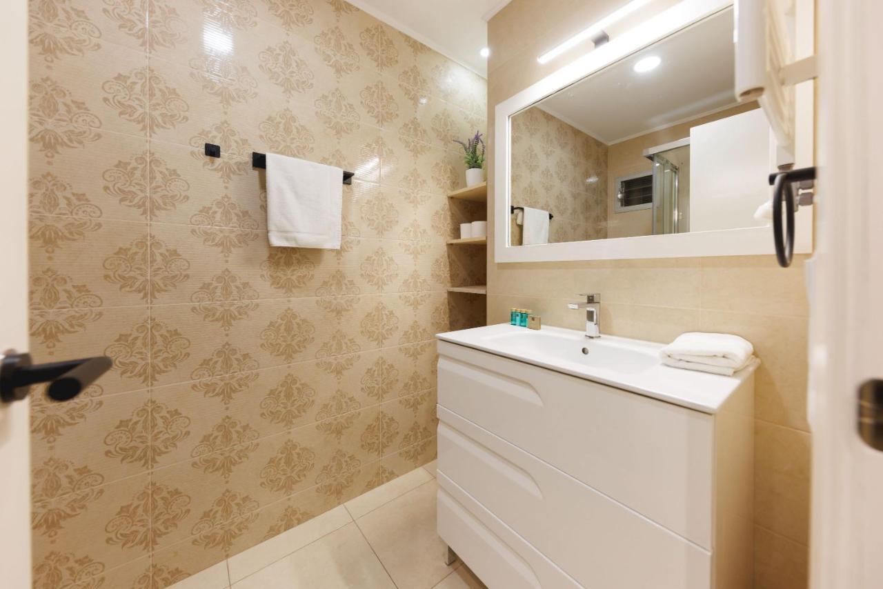 Bravissimo Figuerola, Spacious 3-Bedroom Apartment ジローナ エクステリア 写真