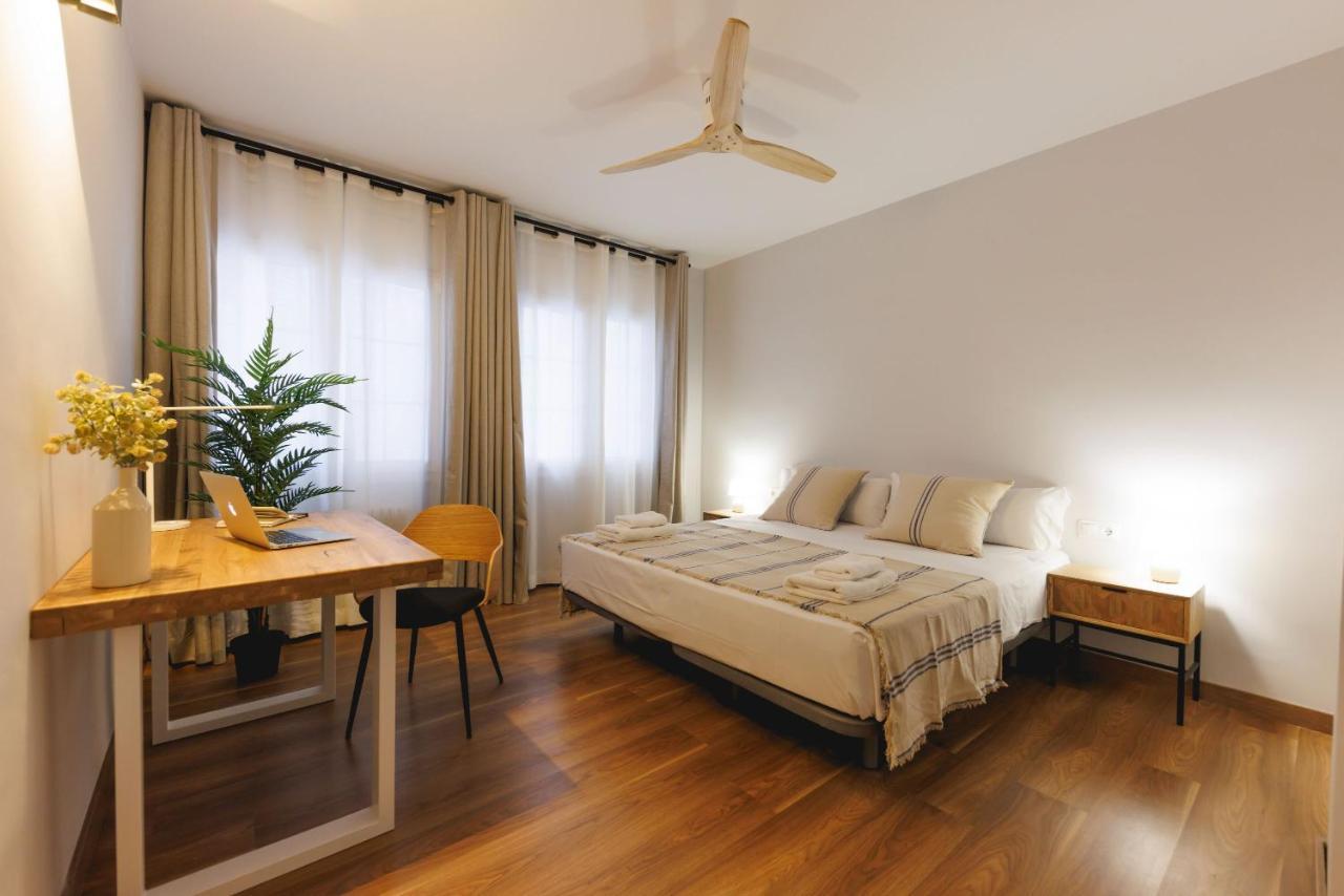 Bravissimo Figuerola, Spacious 3-Bedroom Apartment ジローナ エクステリア 写真