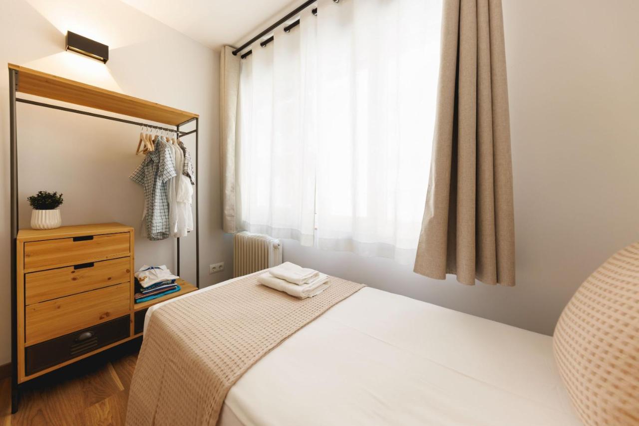 Bravissimo Figuerola, Spacious 3-Bedroom Apartment ジローナ エクステリア 写真