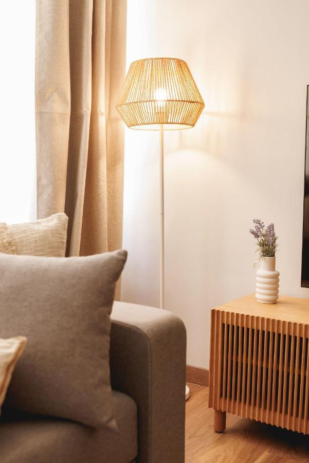Bravissimo Figuerola, Spacious 3-Bedroom Apartment ジローナ エクステリア 写真