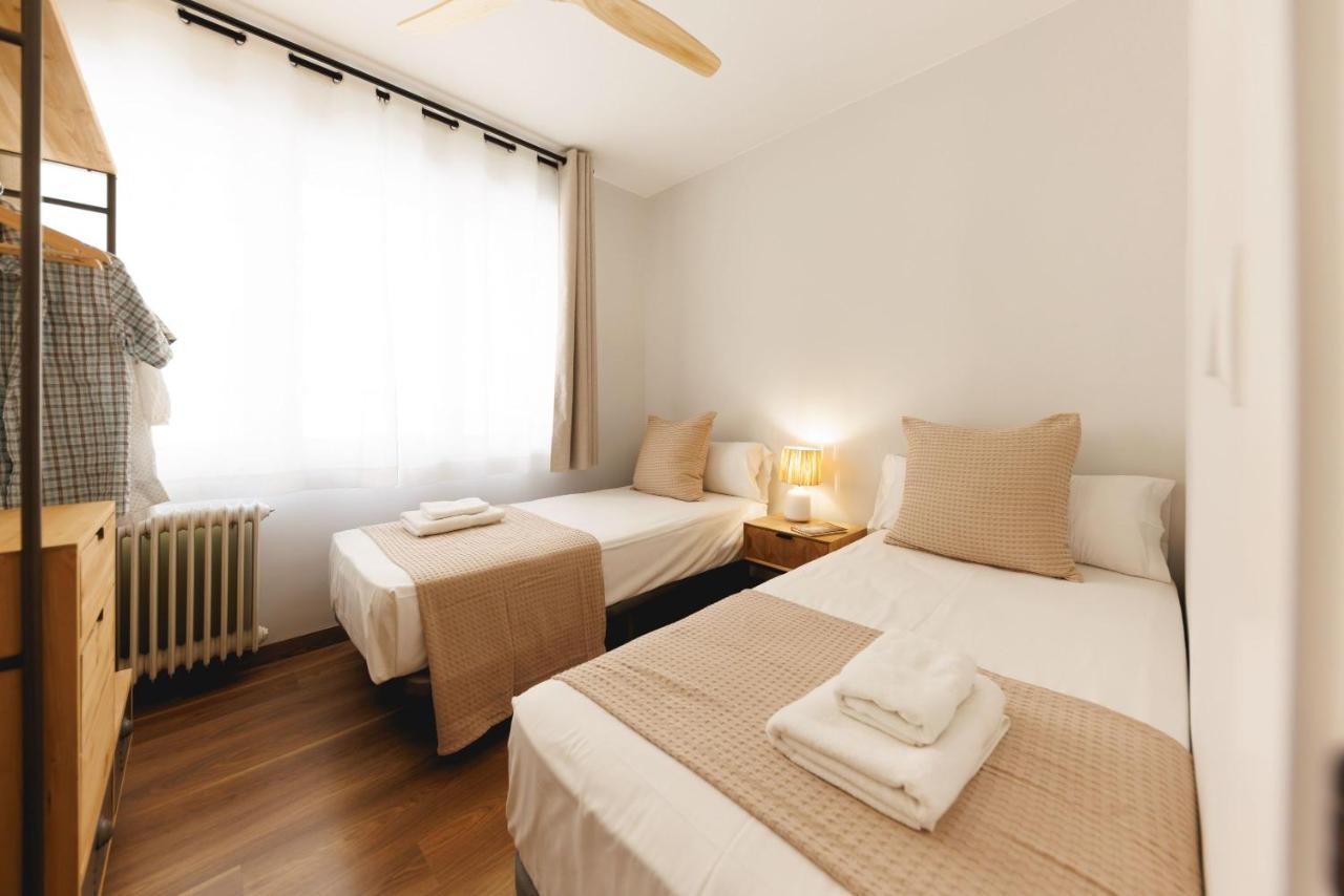 Bravissimo Figuerola, Spacious 3-Bedroom Apartment ジローナ エクステリア 写真